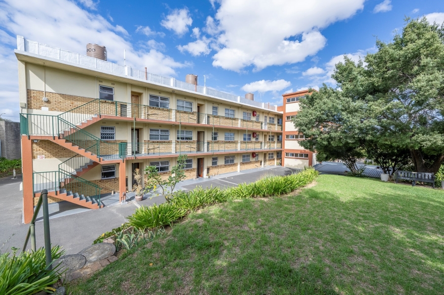 2 Bedroom Property for Sale in Bloemhof Western Cape